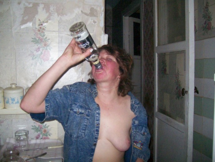 Зрелые пьяные голые бабы