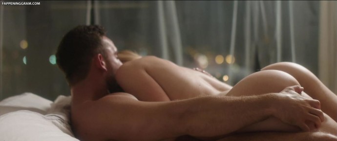 Джессика МАКНЭМИ голая