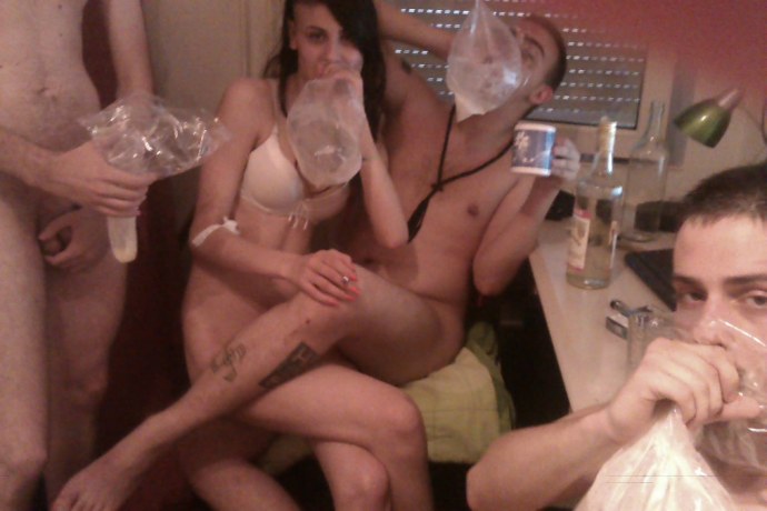 Оргия пьяных подростков