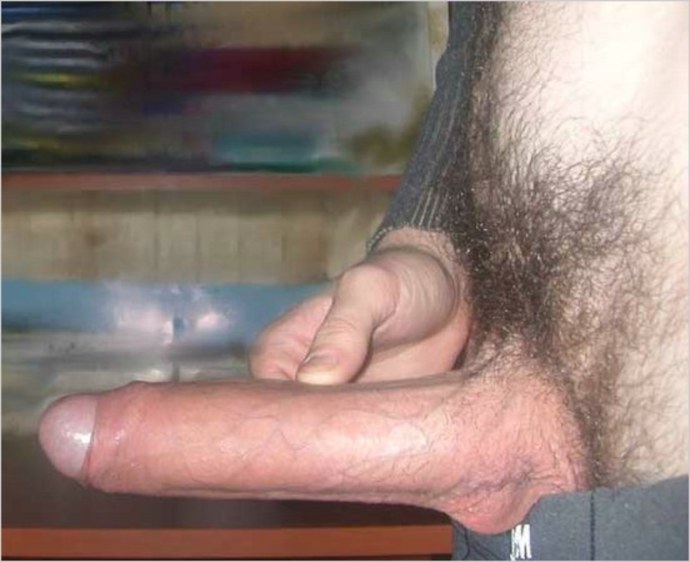 Мальчик хвастается членом