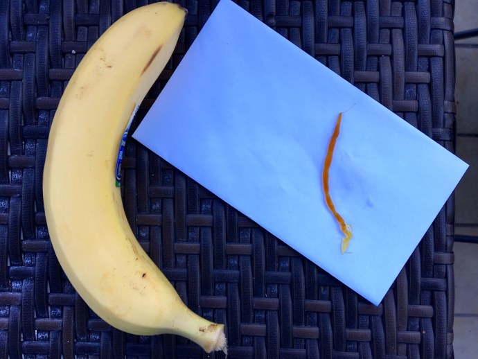 Затолкала банан
