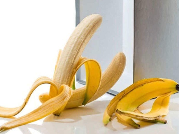 Игривый банан