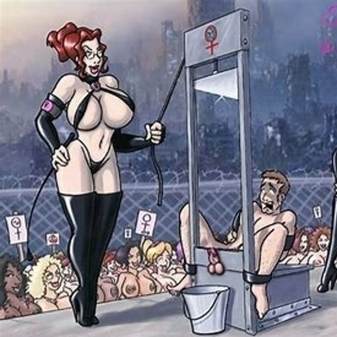 Феминистки с голой грудью