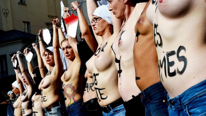 Femen сиськи администрация президента Украины