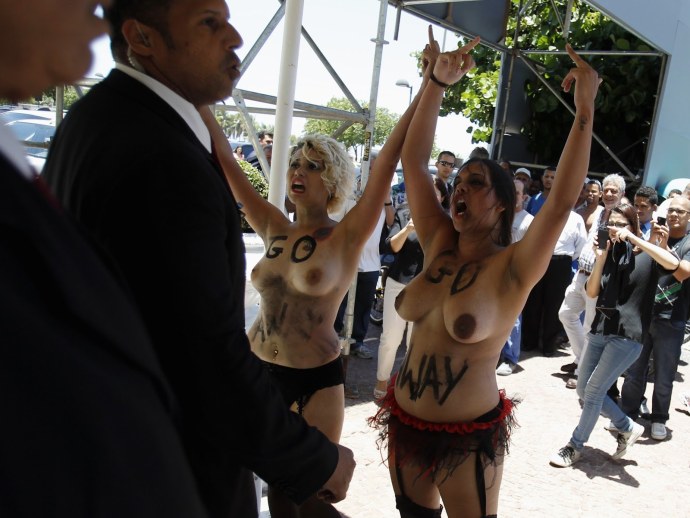 Голые феминистки в Аргентине