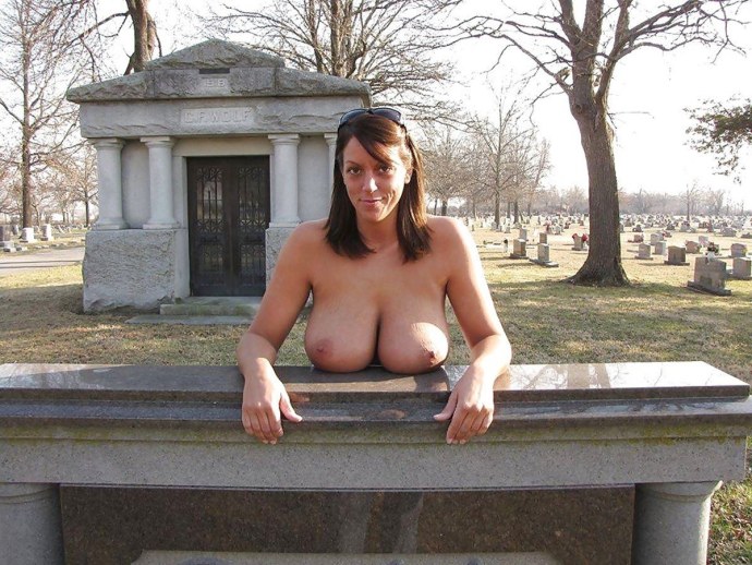 Katerina Hartlova сиськи на улице