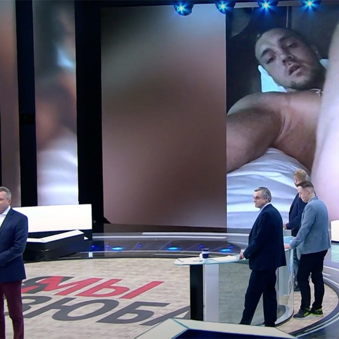 Телеведущая разделась в эфире