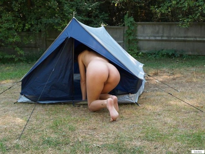 Ню фотосессия в походе ню