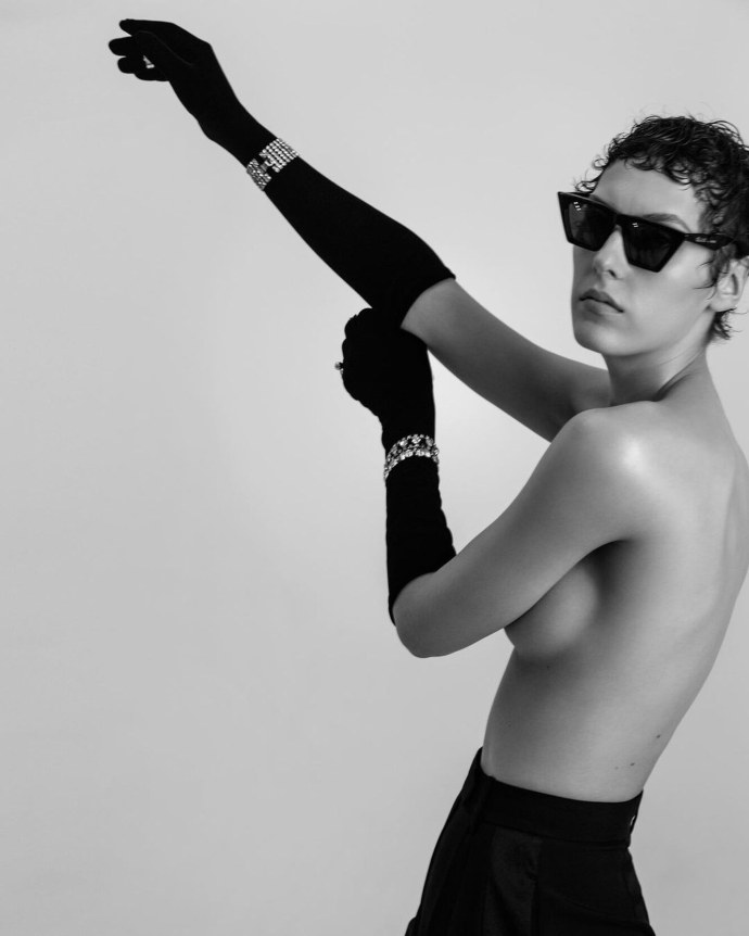 Ирина Горбачева голышом