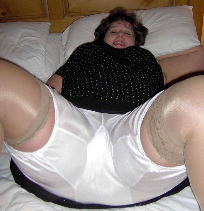 Голые толстушки в панталонах