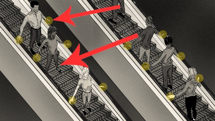 Парень на эскалаторе