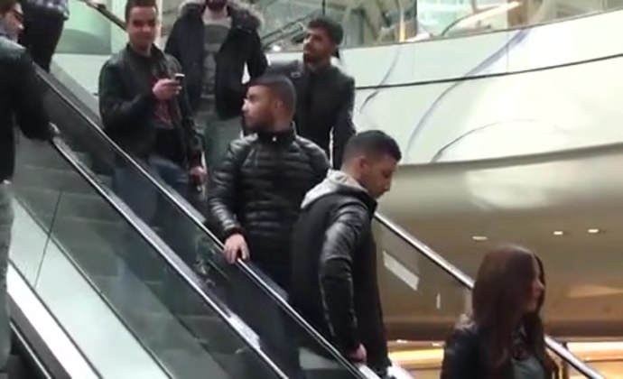 Поручень эскалатора в метро