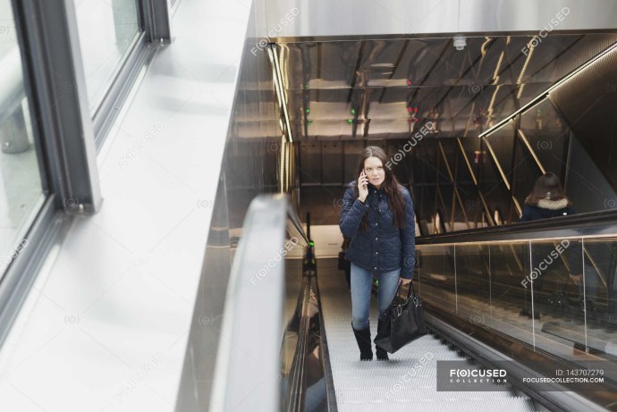 Эскалатор для инвалидов в Японии