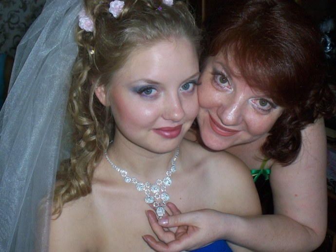 Мастурбация жены в чулках