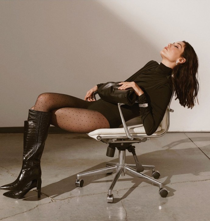 Майлз Чемли-Уотсон фотосессия с Джансу дере