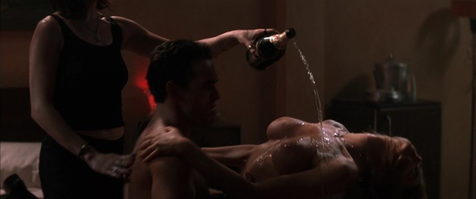 Нив Кэмпбелл