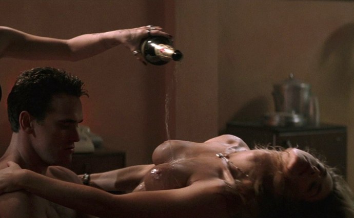 Голая актриса нив Кэмпбелл