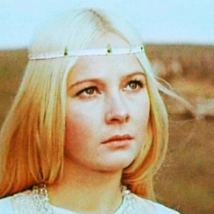 Аннабелль Уоллис голая