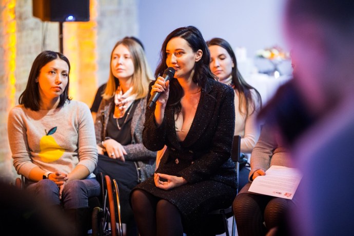 Светло салатовый цвет