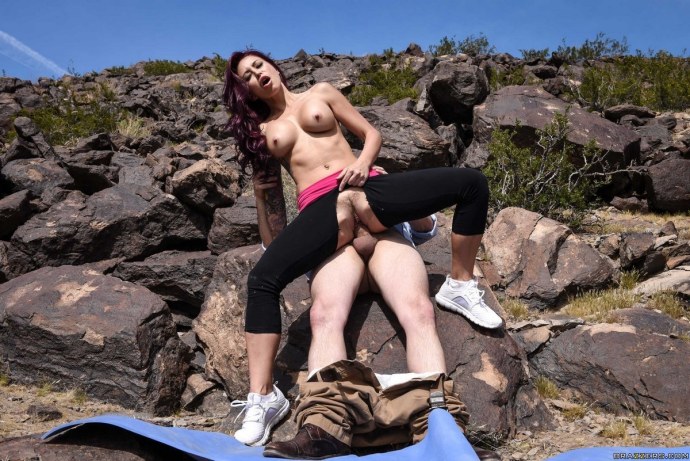 Порно..экстремальный в горах