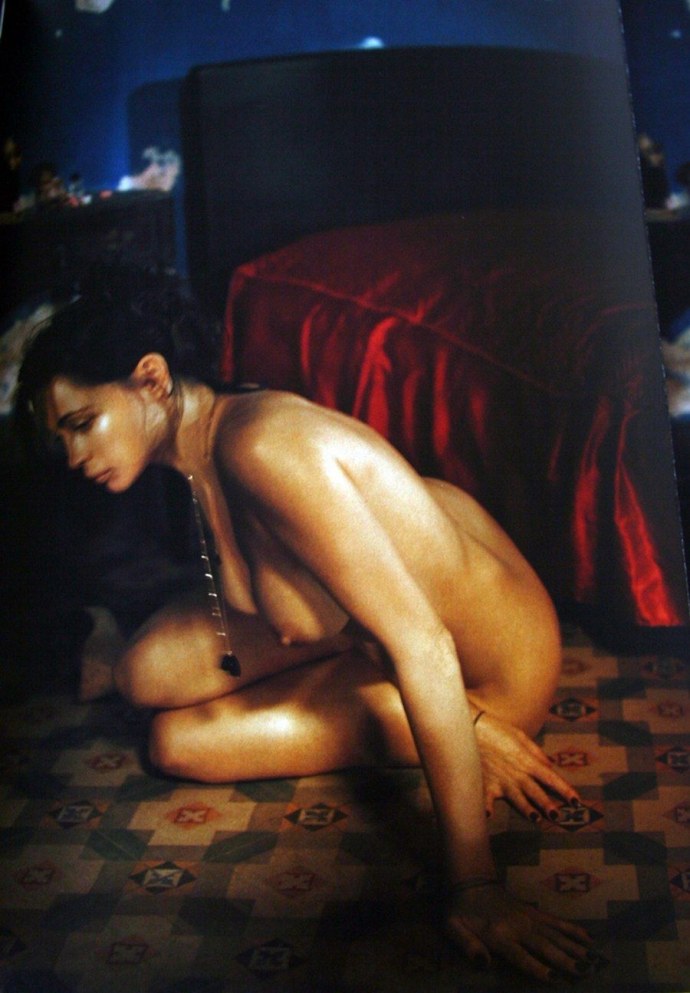 Очень красивые голые женщины знаменитости Эммануэль Беар