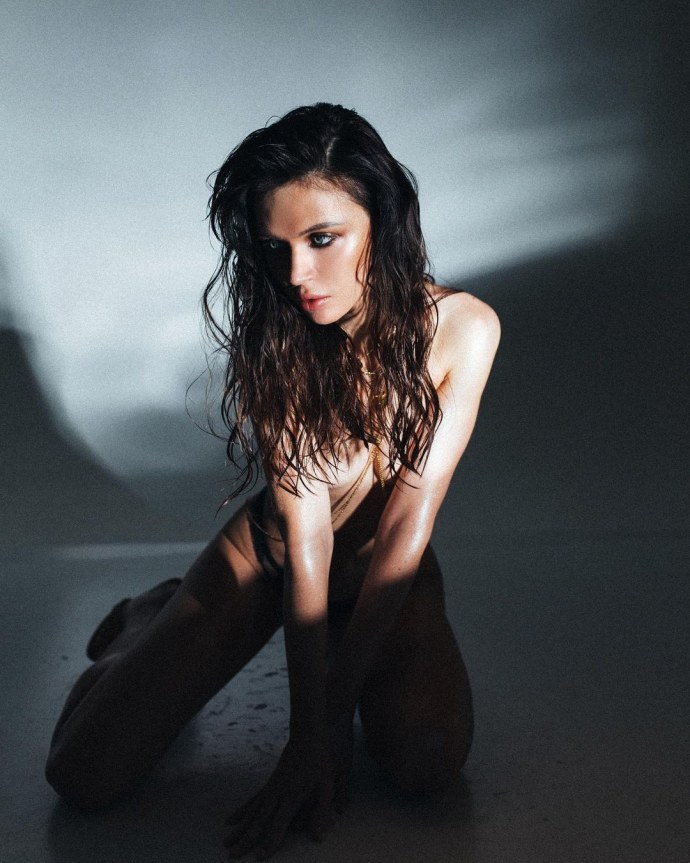 Наташа Шелягина обнаженка