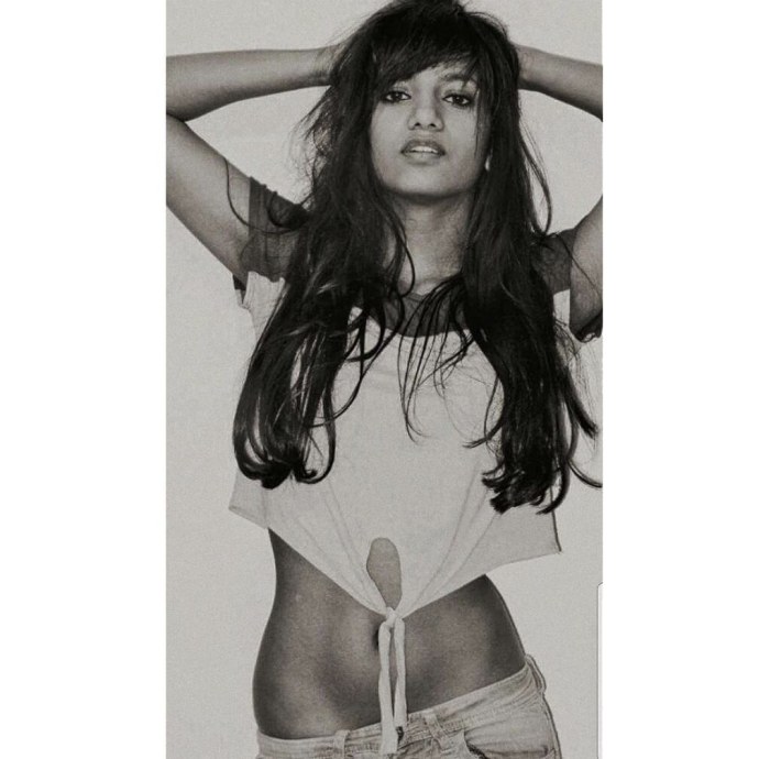 Амита Суман тень и кость