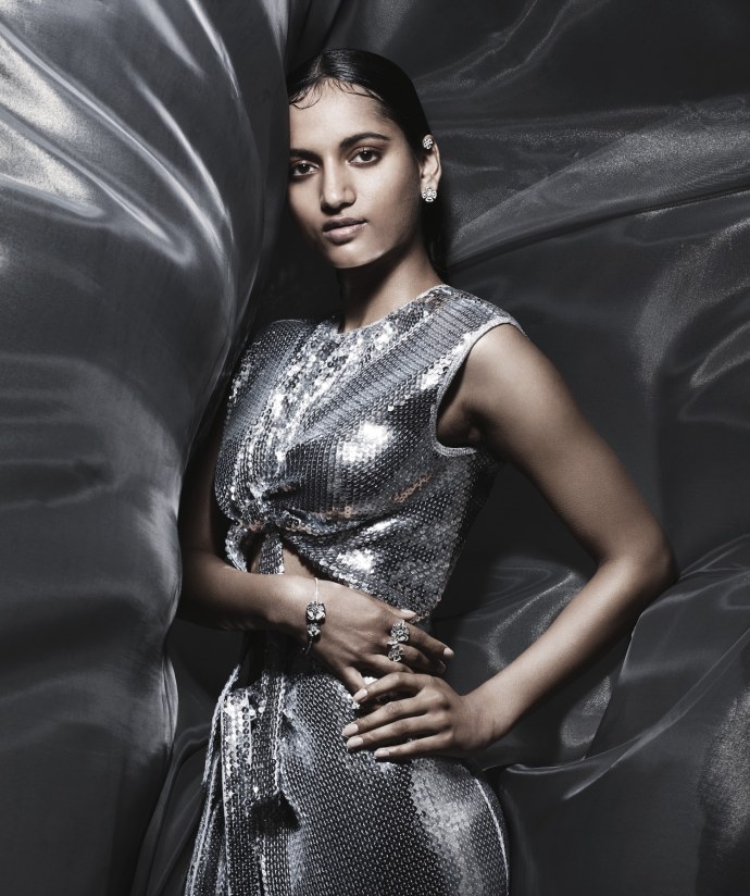 Амита Суман хот