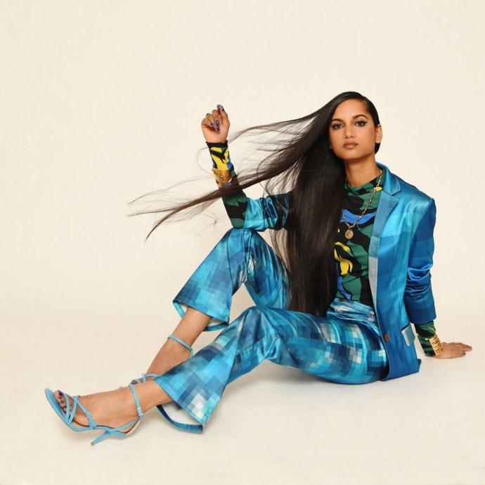 Амита Суман тень и кость