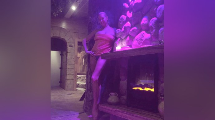 Голая Волочкова на шпагате