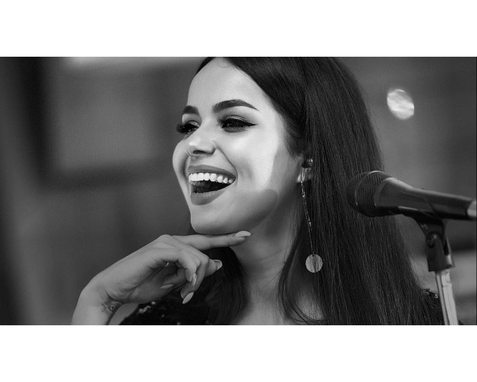 Нино Цомая в купальнике