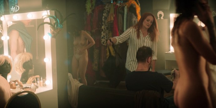 Танец из сериала я не шучу (2021) nude голая