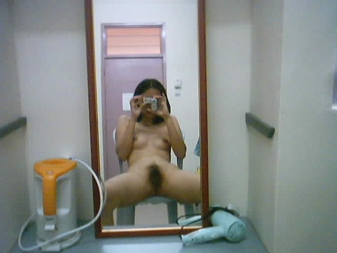 Азиатки у зеркала фото xxx