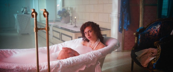 Голая Виктория Толстоганова в фильме выше неба