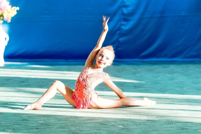 Елена Старостина в купальнике