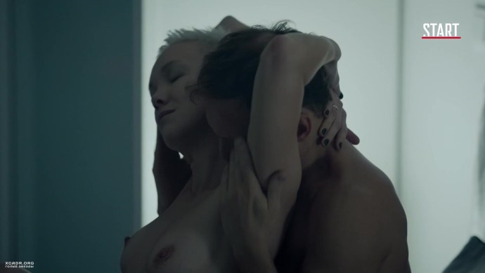 Клиника счастья голая Дарья Мороз