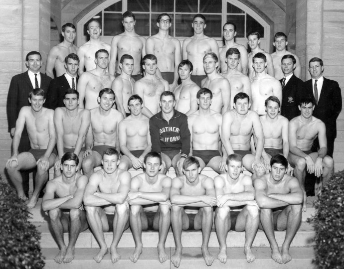 Altar Training порно(father Fiore, Mason Anderson