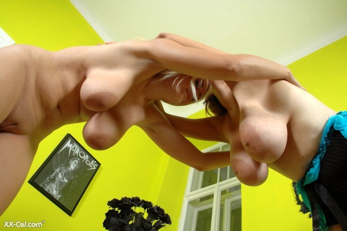 Дейзи Ван Хайден молочные сиськи