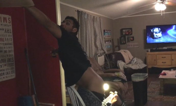 Электромонтажник на столбе рисунок