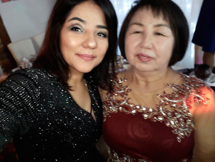 Голые арестованные женщины