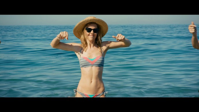 Юлианна Караулова в купальнике