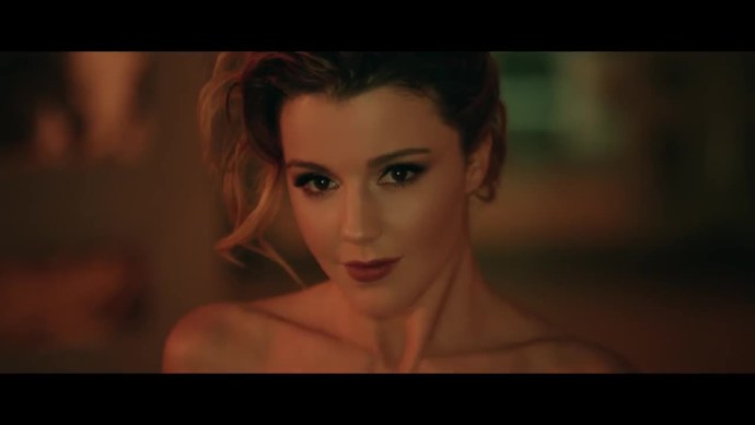 Юлианна Караулова не верю