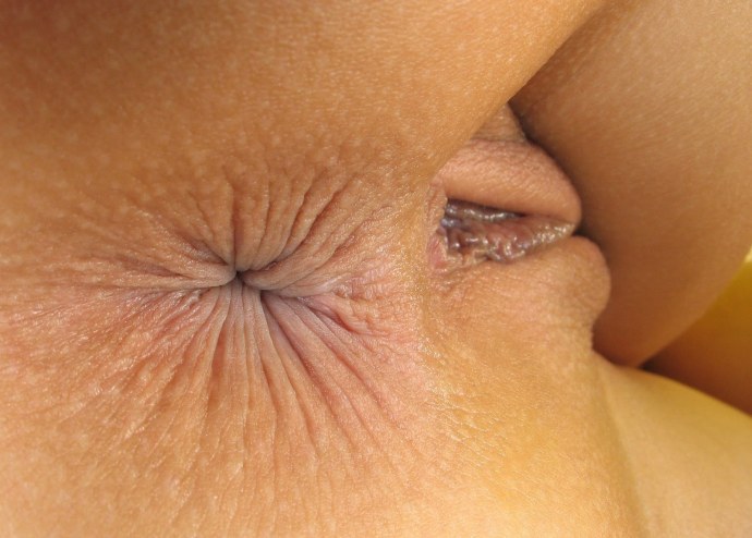 Анальное отверстие взрослой женщины