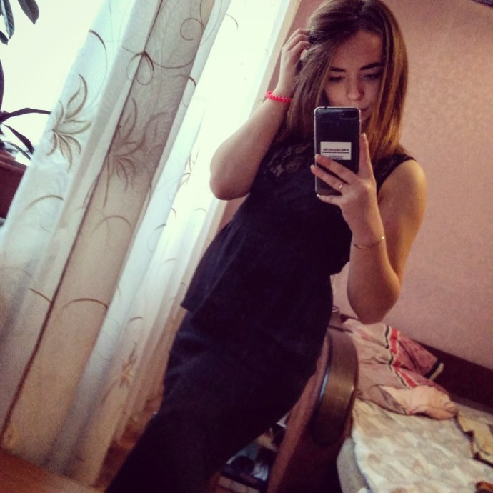 Анастасия Сорокина Сызрань перед зеркалом