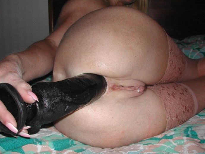 Огромные игрушки в киску