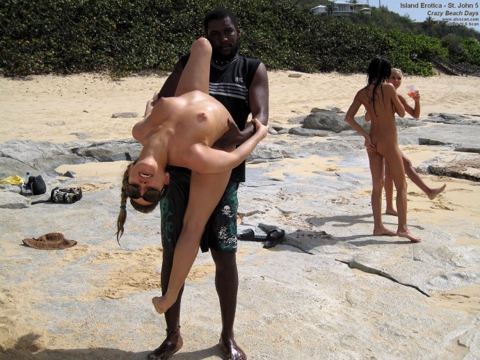 Межрассовые нудисткий пляж