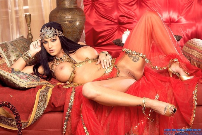 Восточные наложницы ню