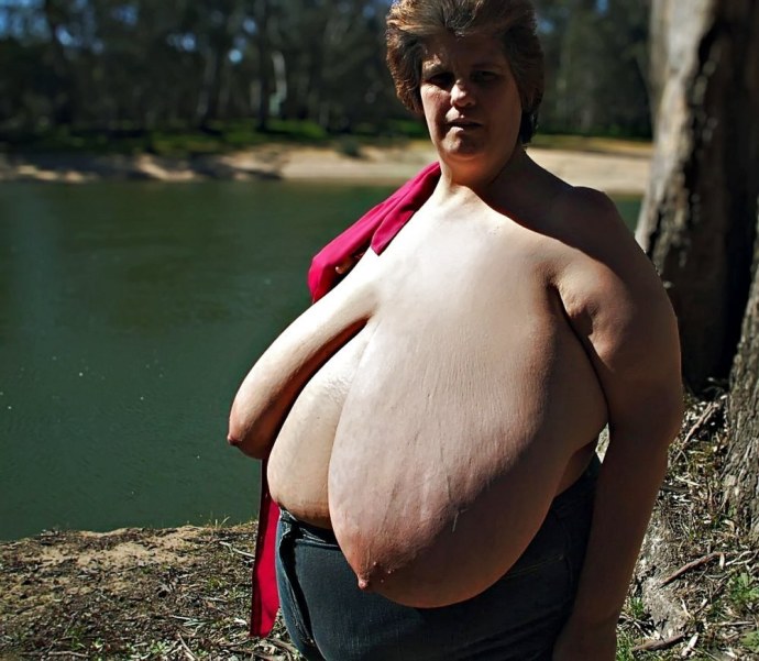 Старые с большими грудями
