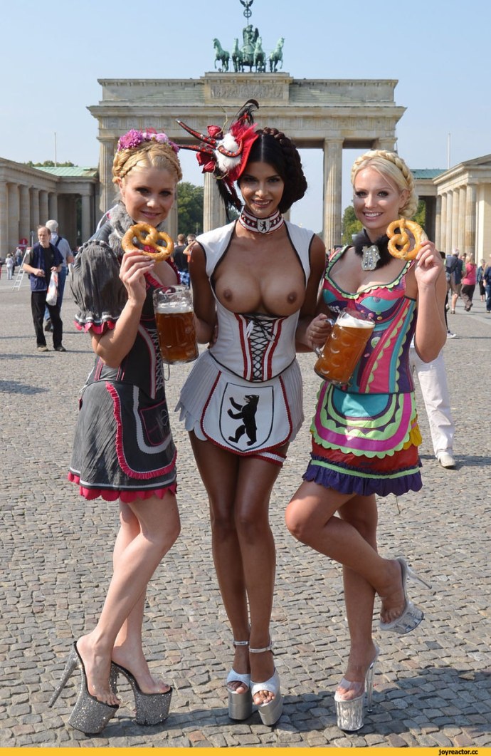 Аппетитные голые женщины