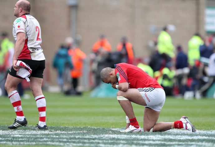 Женская команда разделась